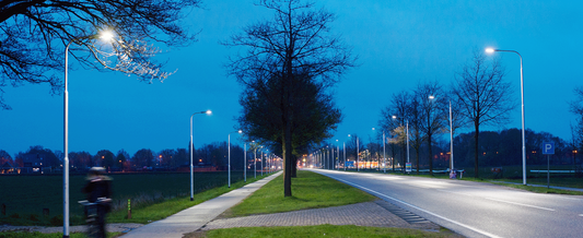How to Reduce Parking Lot Light Glare Without Replacing the Fixtures